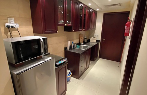 Al Hamra Village Apartment | Czechin - Royal Breeze 2