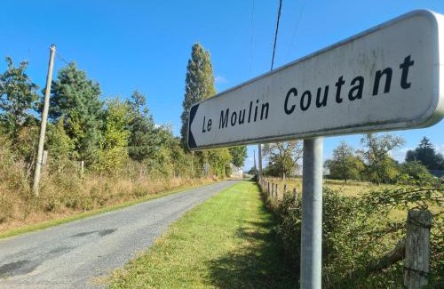 Rouvres-les-Bois House | Détente au Moulin: Piscine, Jacuzzi, Animaux Bienvenus - FR-1-591-641