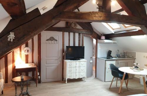 Honfleur Bed & Breakfast | D'anciennes 'chambres de bonnes'