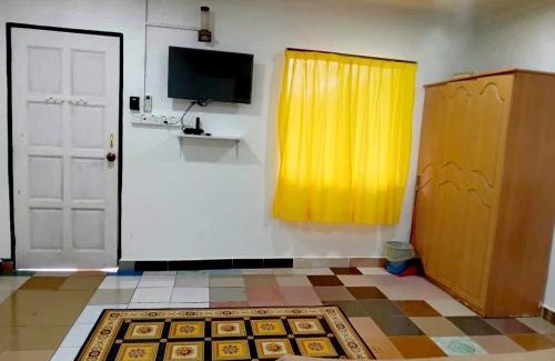 Alor Gajah House | D Anjung Homestay Aisy