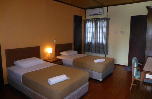 Pulau Besar Hotel | D' Coconut Pulau Besar Resort