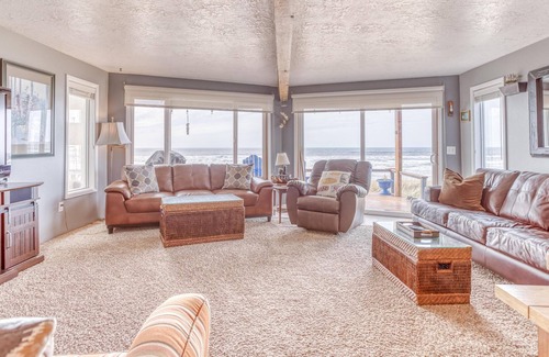 Rockaway Beach House | D & D Ocean Retreat