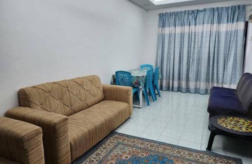 Banting House | D'Haja 32 KLIA SEPANG with 2 Airconds & FREE WiFi