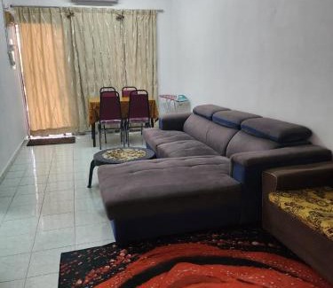 Banting House | D'Haja 5 KLIA Sepang with Free Wi-Fi & 3 Airconds