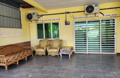 Banting House | D'Haja 61 KLIA Sepang with 3 AIRCONDS & WiFi