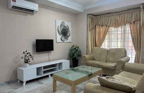 Seri Kembangan House | D’Lestari Homestay