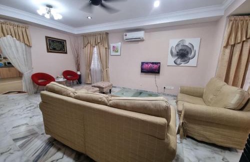 Seri Kembangan House | D’Lestari Homestay