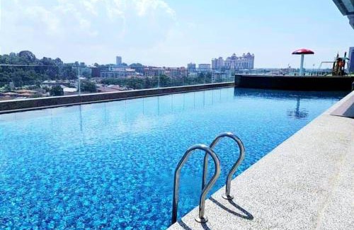 Batu Buruk Apartment | D'Luna Homestay Seaview I Sunrise View With Swimming Pool