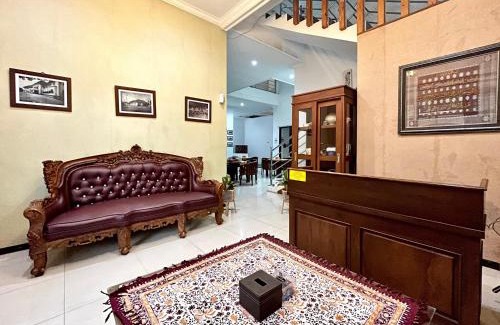 Malang Hotel | D Maktab Syariah Mitra RedDoorz Malang