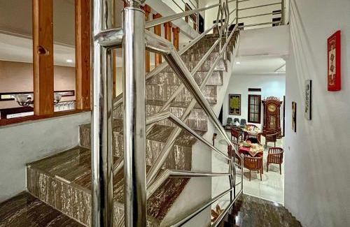 Malang Hotel | D Maktab Syariah Mitra RedDoorz Malang