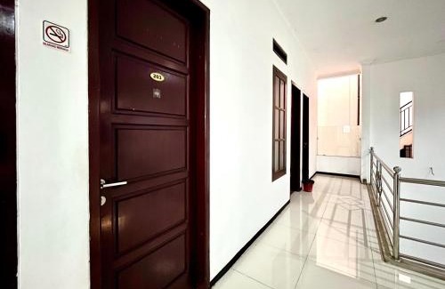 Malang Hotel | D Maktab Syariah Mitra RedDoorz Malang