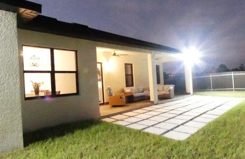 Jacarandas House | D'Marsha