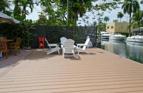 Spring Garden Apartment | D' Mauchi Waterfront House