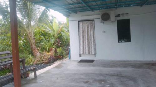 Jenjarom House | D'Orkid Homestay Kebun baru