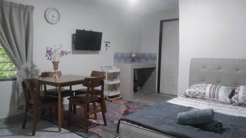 Jenjarom House | D'Orkid Homestay Kebun baru