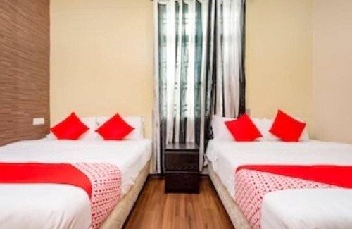 Taman Desa Tebrau Hotel | D Pine Trees