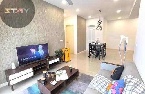 Medini Apartment | D'Pristine 6Pax Tranquil Lakeview Netflix By STAY