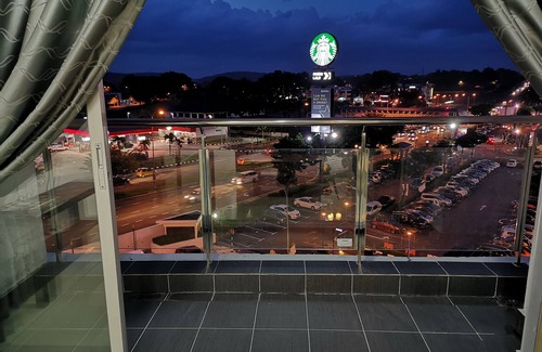 Daerah Kulai Apartment | D'Putra Suites & Homestay @ Near Senai Airport/Johor Premium Outlet/AEON Mall