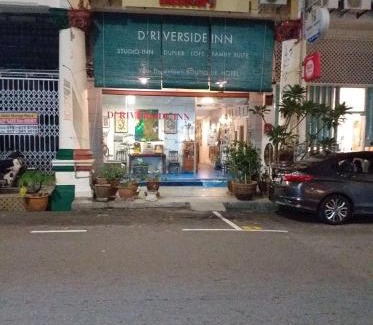 Kampung Jawa Hotel | D Riverside Inn