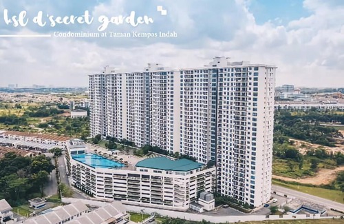 Setia Tropika Apartment | D'Secret Tropika - 2 Bedrooms 4 Pax, Free Parking