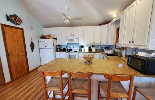 Duck House | D0112, Walk to Beach, Pets Welcome, Family Friendly, Decks
