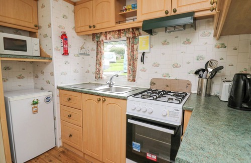 Aberystwyth Cottage | D12 TREETOPS, pet friendly, country holiday cottage in Aberystwyth
