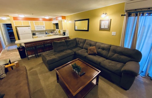 Ghent Condo | D203 - Ski in !! And Ski Out !!
