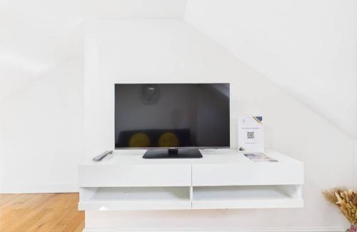 Moffat Apartment | D3 Short Stay 4BR Home 2mins to Wood Green Metro and Parking Free