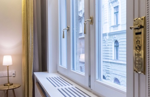 Erzsebetvaros Apartment | d30 butiq suite WiFi, AC, 2 BR, 2 BA on 75 sqm in the Old Jewish Quarter