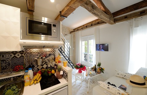 Arts-et-Metiers Apartment | D4GG White for three