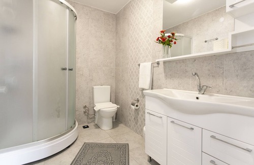 Kabatas Apartment | D6 - Bright & Comfortable Suite in Beyoglu
