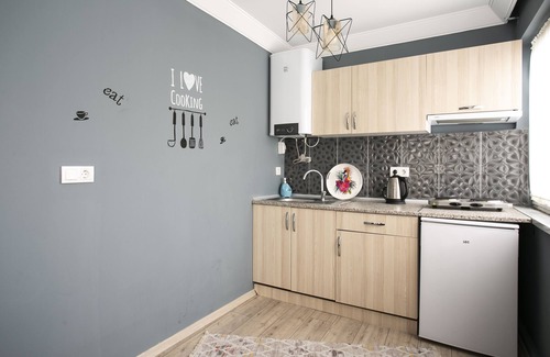 Kabatas Apartment | D6 - Bright & Comfortable Suite in Beyoglu