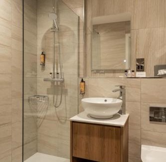 Londonderry Hotel | Da Vinci's Hotel