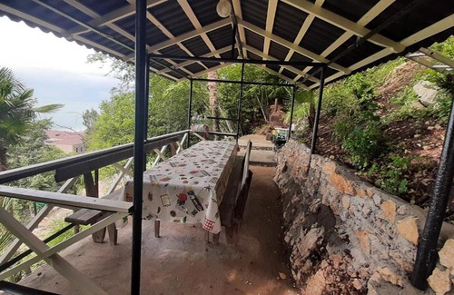 Gagra Hotel | Dacha khudozhnikov v Gagre