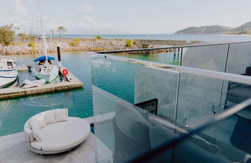Nelly Bay House | ! Dacha on Maggie No#2, Unrivaled Island Luxury
