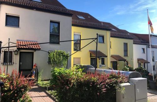 Emmertsgrund House | Dachgeschoss in einem Reihenhaus (mit gemeinschaftlichen Räumen)