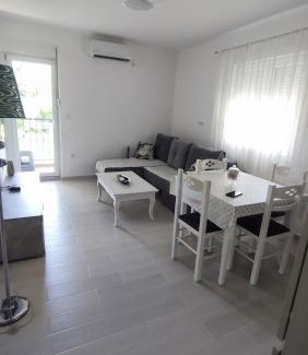 Igalo Apartment | Dado