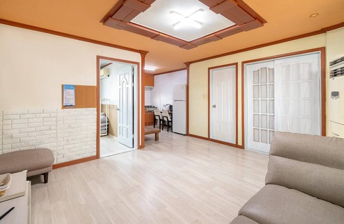 Ansan House | Daebudo Banditbul Pension