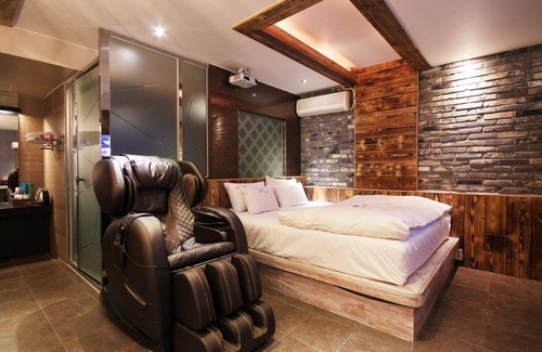 Sindang-dong Hotel | Daegu Bible Summer Time