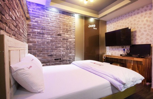 Seongnae-dong Hotel | Daegu Dongseongno Jeep
