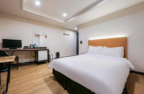 Seo-gu Hotel | Daejeon Wolpyeong W