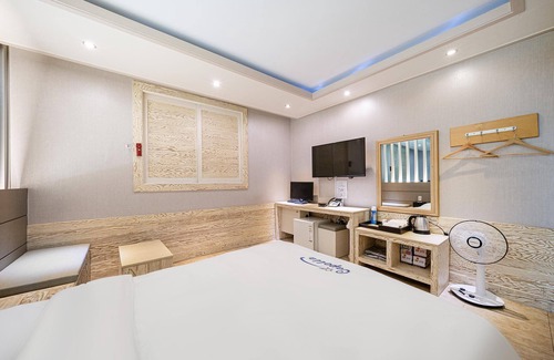 Bongmyeong-dong Hotel | Daejeon Yuseong Capella