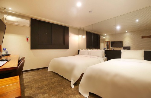 Bongmyeong-dong Hotel | Daejeon Yuseong One