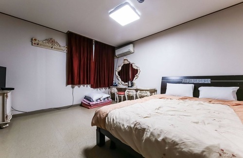 Bongmyeong-dong Hotel | Daejeon Yuseong Vienna