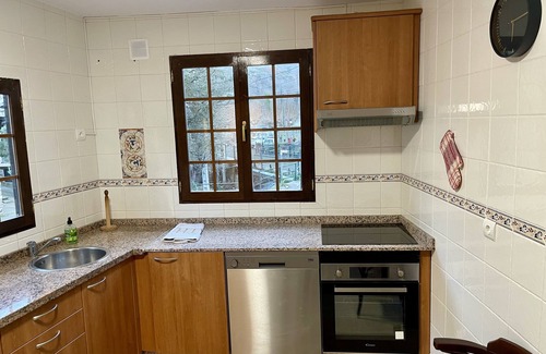 Montes de Valdueza Cottage | daffodil house