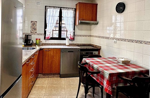 Montes de Valdueza Cottage | daffodil house
