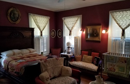 Monticello Bed & Breakfast | Daffodale House B&B