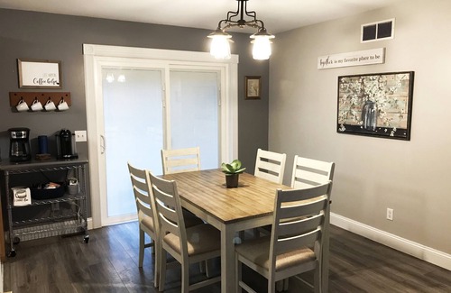 Howard Cottage | Daffodil Hill - w/Hot Tub - Near Kenyon & Mohican
