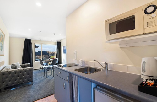 Riccarton Hotel | Daffodil Motel