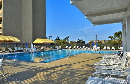 North Shores House | DAILY Activities. LINENS INCLUDED*! NORTH SHORES/COMMUNITY POOL/2 BLOCKS TO OCEAN -
